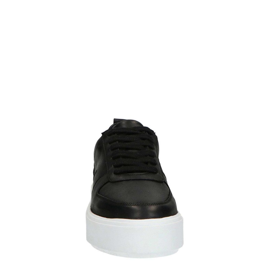 Sacha Leather Sneakers - Black