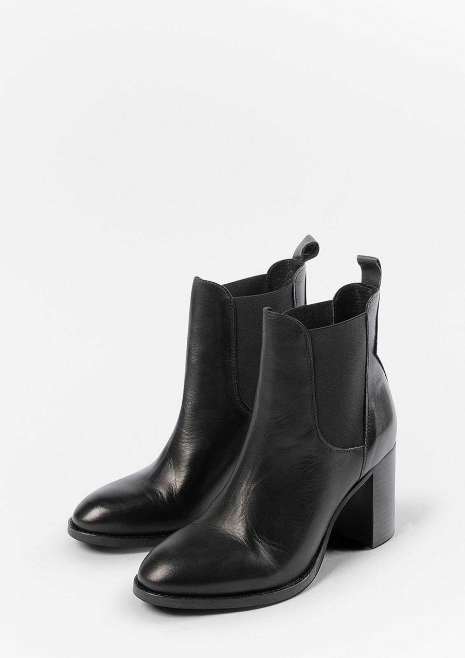 Sacha Heeled Leather Ankle Boots - Black