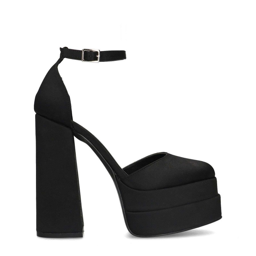 Sacha Firm Pumps With Platform Sole - Black